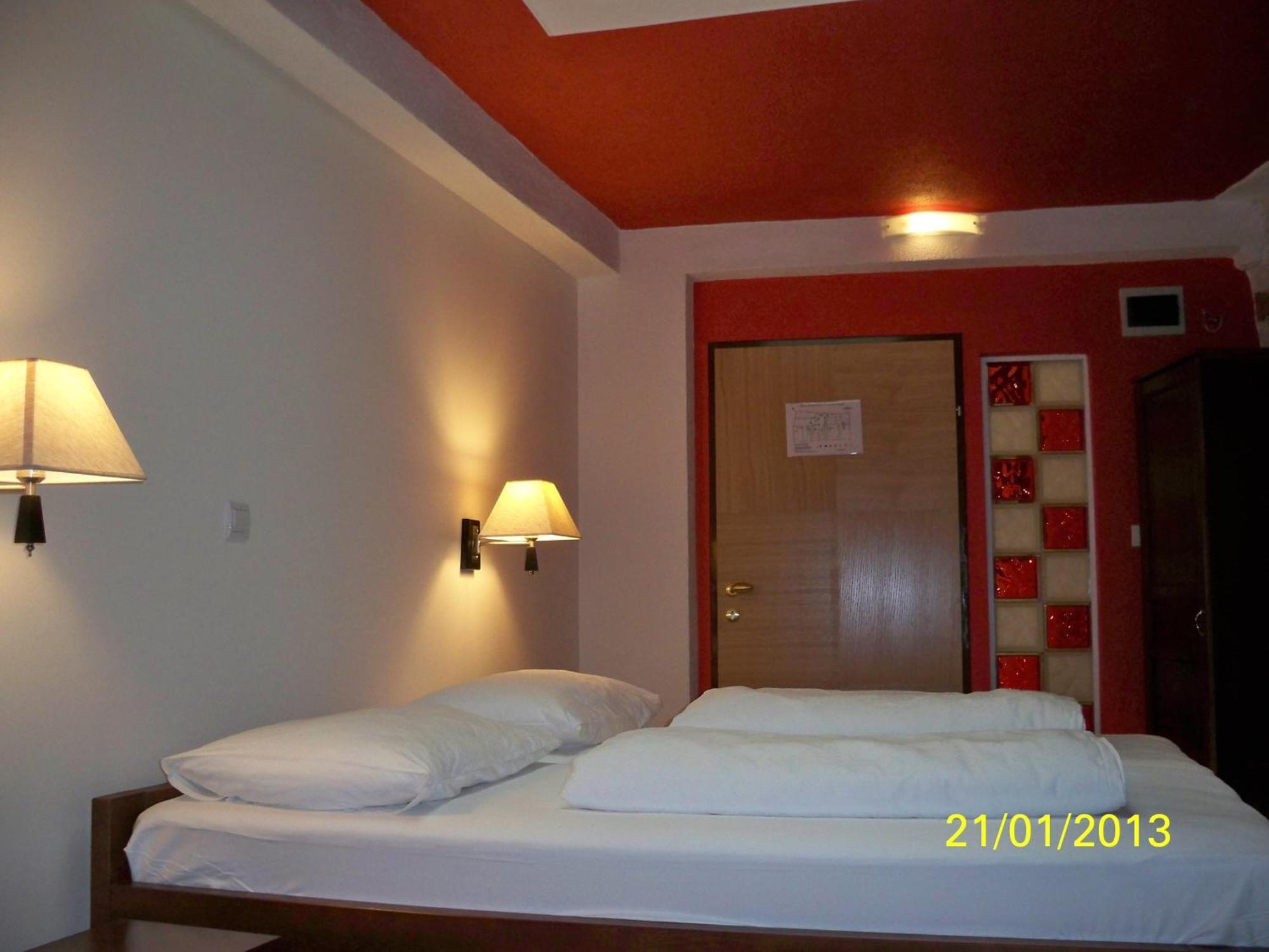 Hotel Carpymore Biograd Na Moru Exterior foto