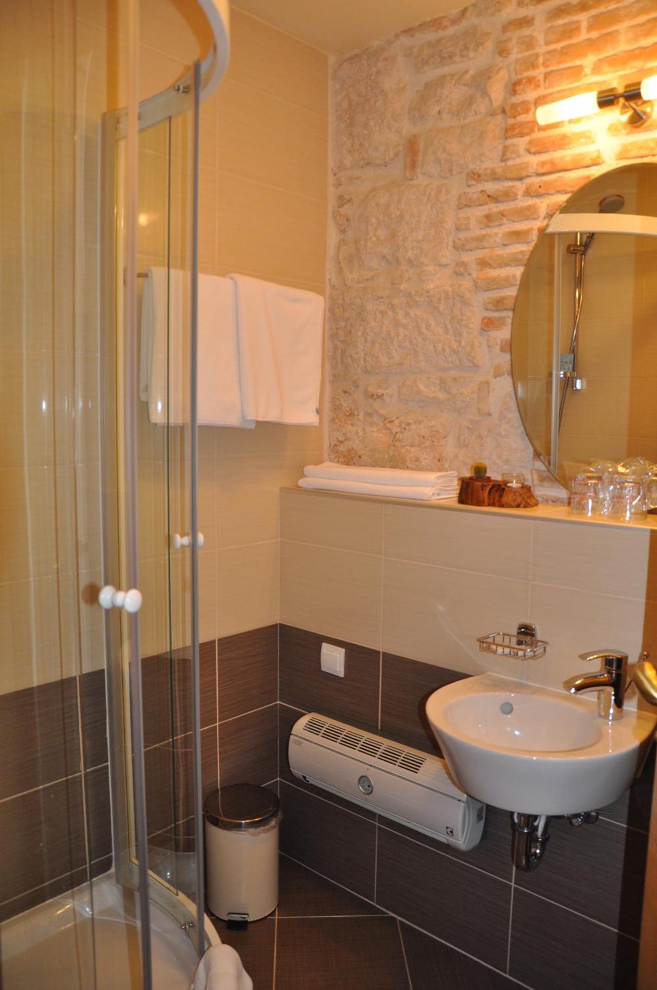 Hotel Carpymore Biograd Na Moru Exterior foto