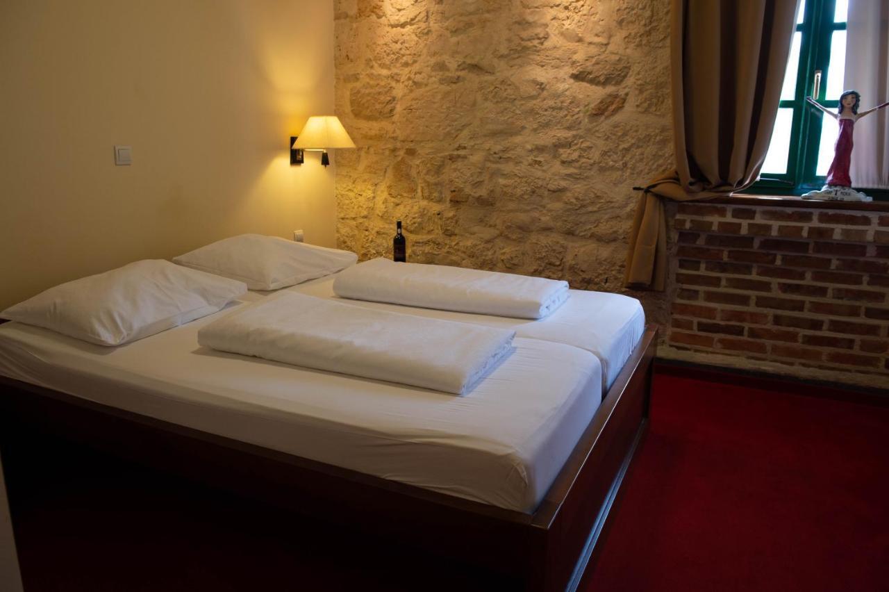 Hotel Carpymore Biograd Na Moru Exterior foto